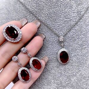 🎉SOLD 🎉 Beautiful Sterling Silver 925 Set in Red Zircon